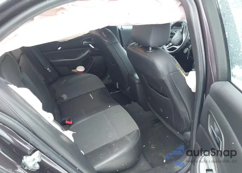 2015 Chevrolet Malibu 1Lt z USA, uszkodzony, nr VIN 1G11C5SL8FF236782